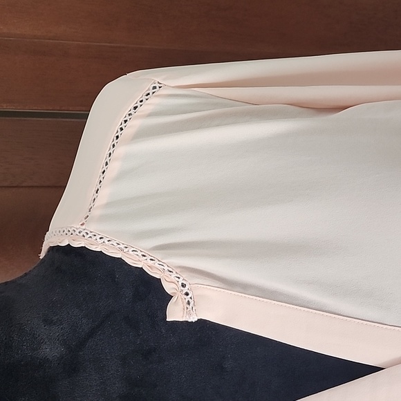 TALBOTS Peach Lace and Scallop Trim V-Neck Chiffon Blouse Size XL - Picture 2 of 7